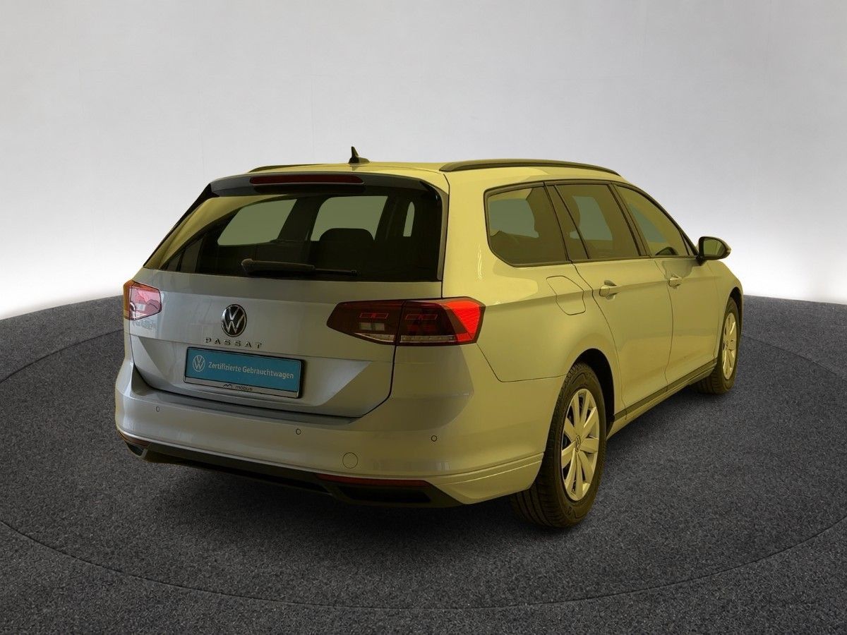 Volkswagen Passat Variant 2.0 TDI Conceptline DSG LED NAV R foto 4