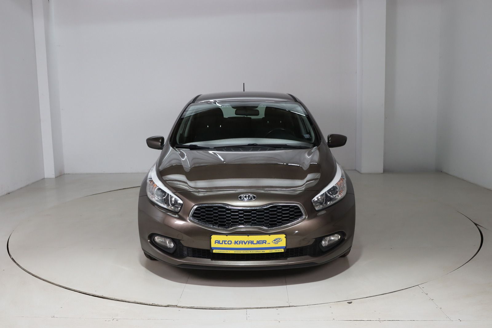 Fahrzeugabbildung Kia Cee'd 1.4 16V Edition 7 aus 1. Hd