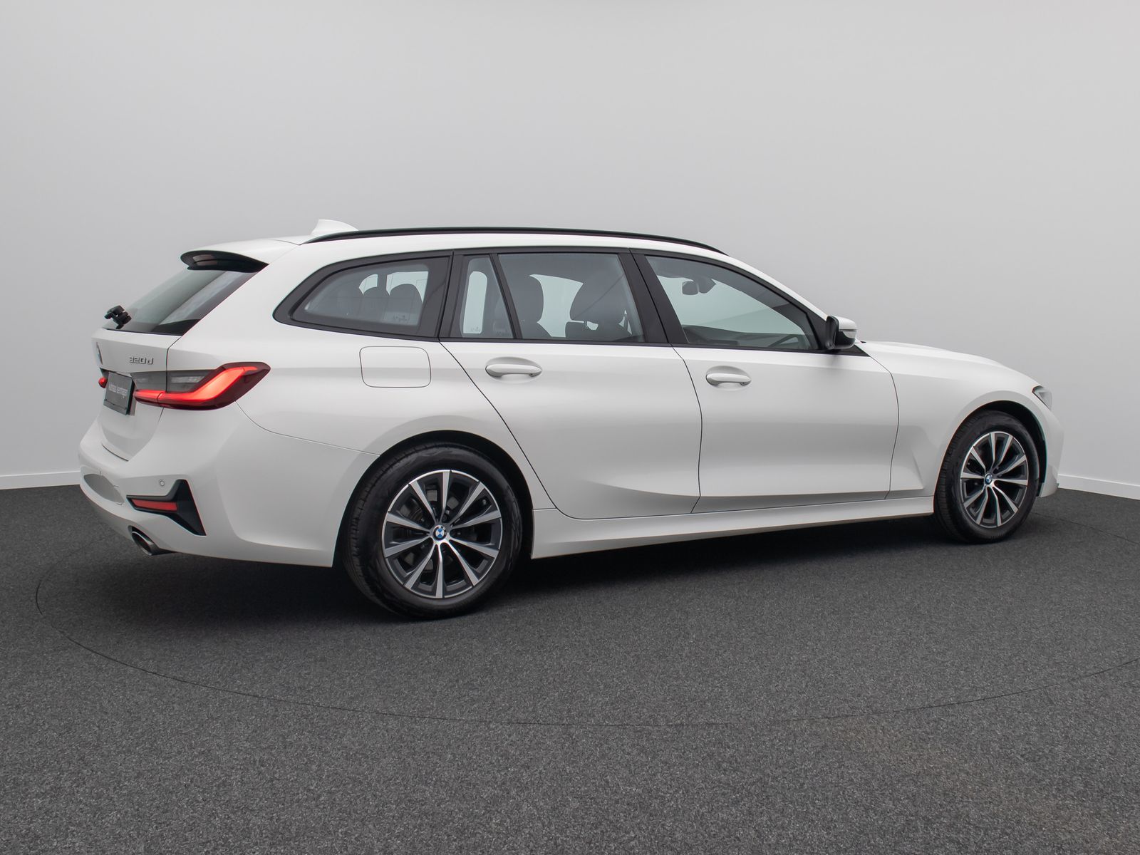Fahrzeugabbildung BMW 320d xD Panorama PDC DAB Sport Geschwindigkeitsr