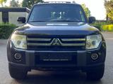 Mitsubishi Pajero 3.2 DI-D Instyle|NAVI|PANO|KAMERA|7SITZER - Mitsubishi Pajero mit Panoramadach