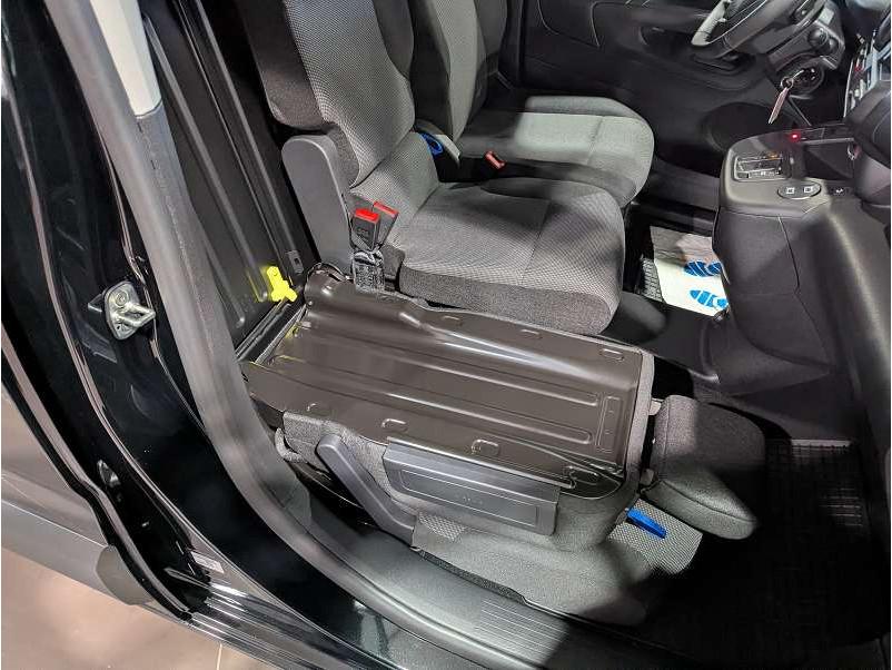 Peugeot Partner E-PARTNER M 100kW StandHZG Digitales Coc