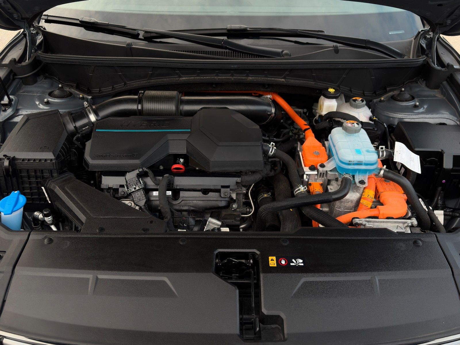 Fahrzeugabbildung Hyundai Tucson 1.6 T-GDI PHEV 4WD CarPlay 360° ACC SBL