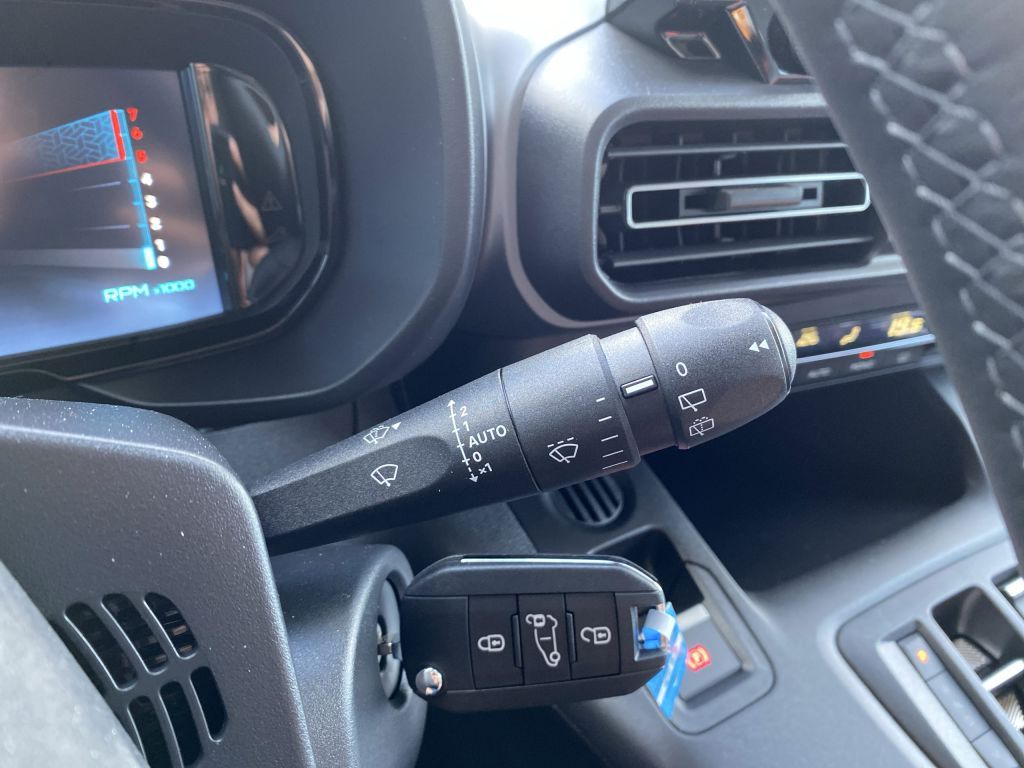 Fahrzeugabbildung Citroën Berlingo M Diesel 130 Automatik MAX XTR*ACC*Wint