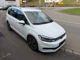 Volkswagen Touran 2.0 TDI SCR DSG Highline 1.Hand ACC - Volkswagen Touran mit Diesel-Antrieb: Limousine