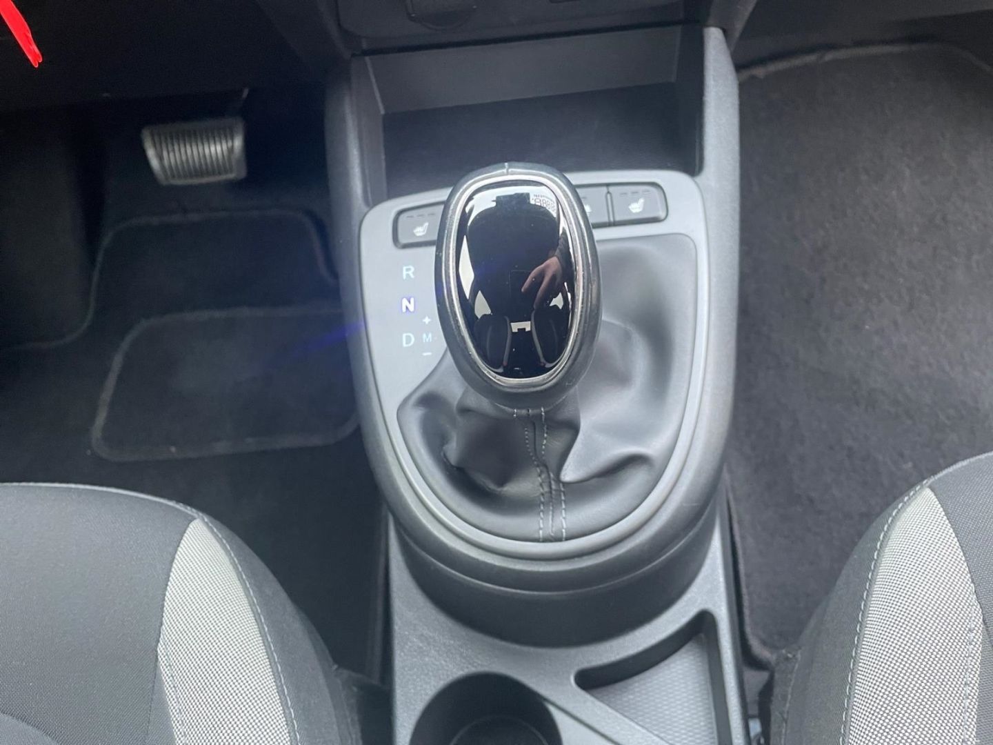 Fahrzeugabbildung Hyundai i10 1.0 Intro Edition Navi Kamera Sitzheizung Rü