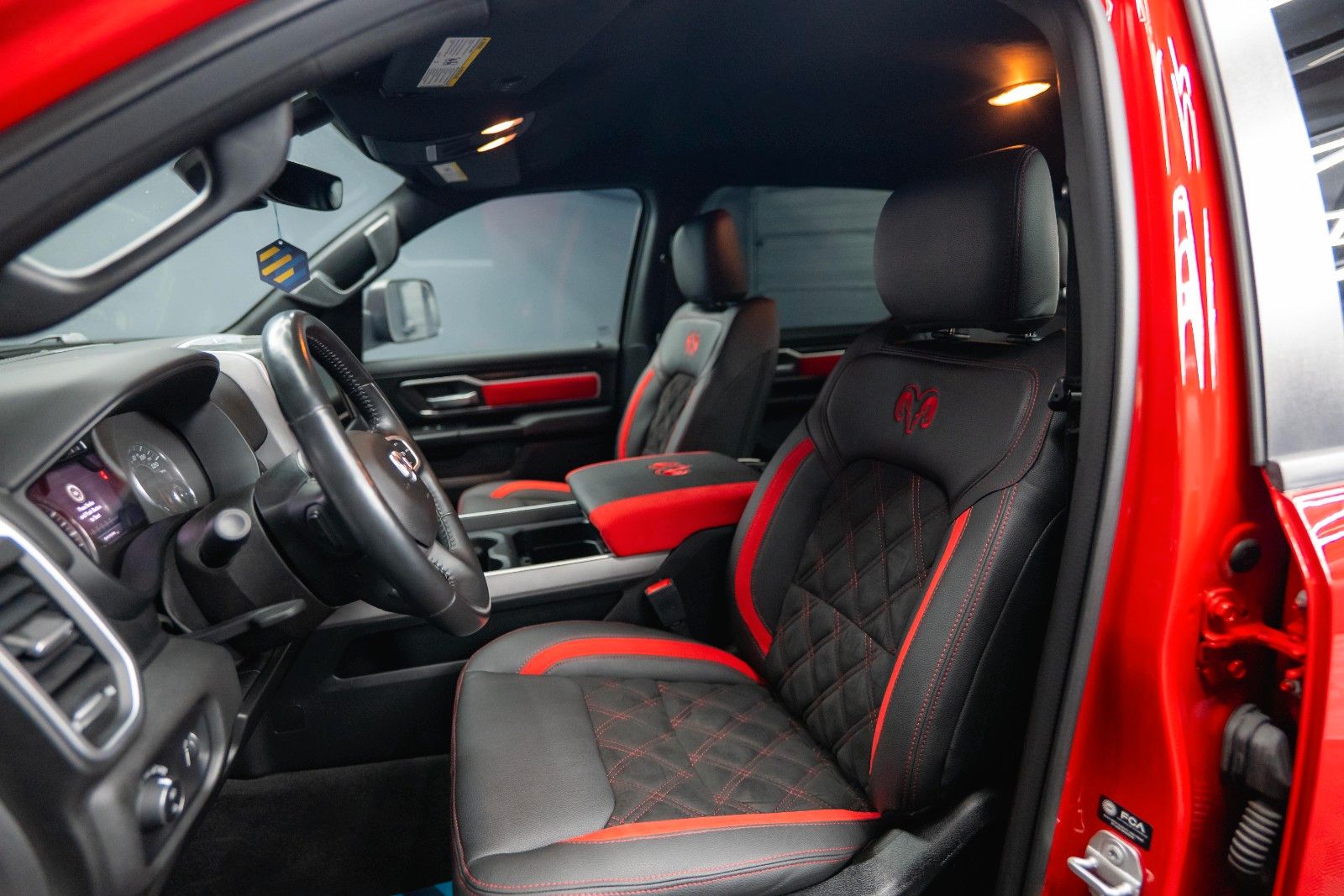 Fahrzeugabbildung Dodge RAM 5.7 V8 HEMI 4x4 RED DEVIL Offroad NightPaket