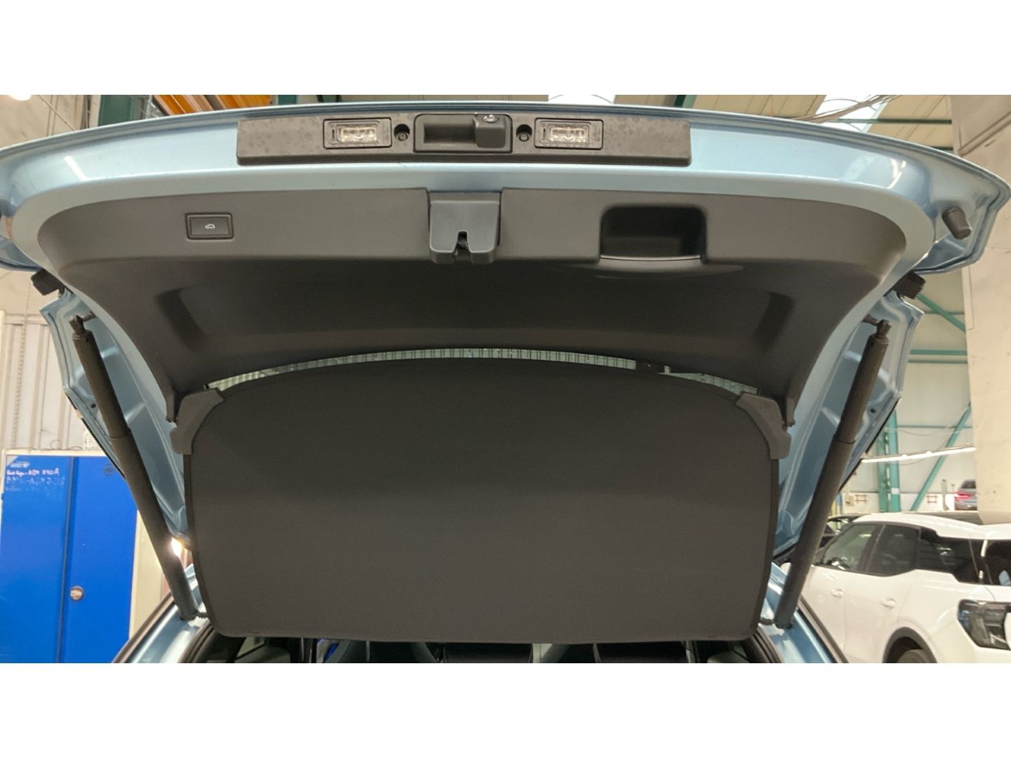 Fahrzeugabbildung Ford Explorer Premium AWD HUD Panorama Navi