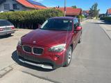 BMW X1 Baureihe X1 20 d sDrive, Automatik,Navi - BMW X1: Rot