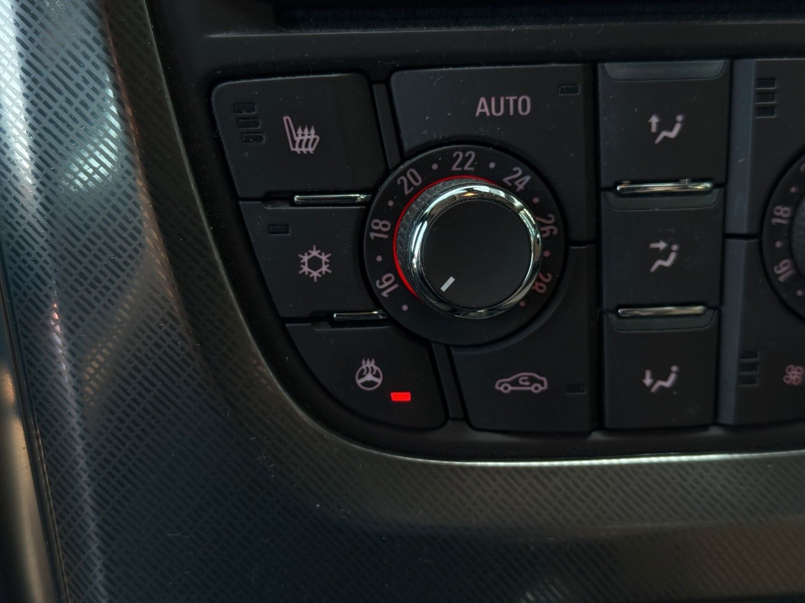 Fahrzeugabbildung Opel Astra J Sports *Bhz-Lenkrad*Tempomat*PDC*Sitzhz