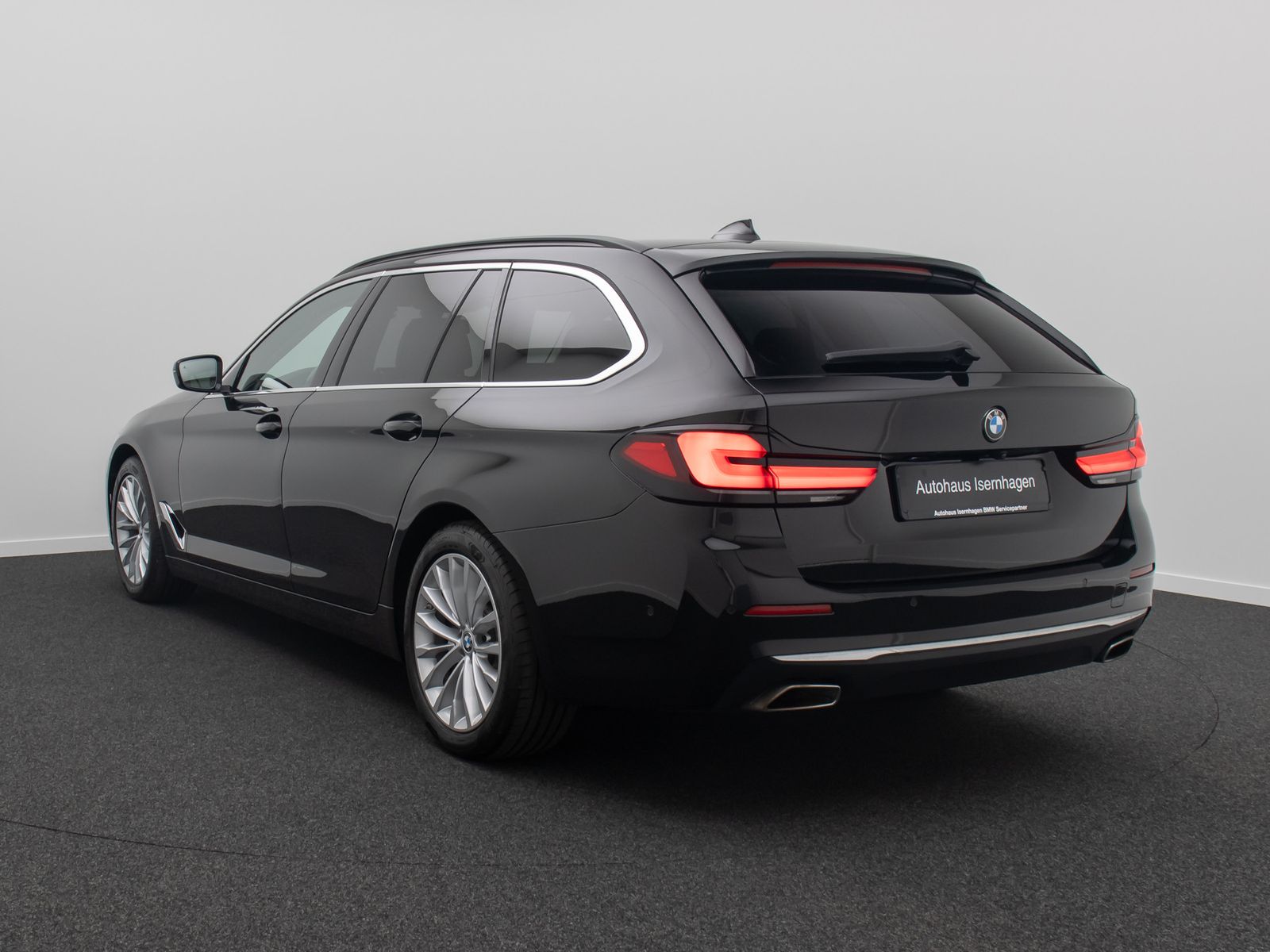 Fahrzeugabbildung BMW 520d xD Luxury Line DAB HUD Kamera Laser Komfort