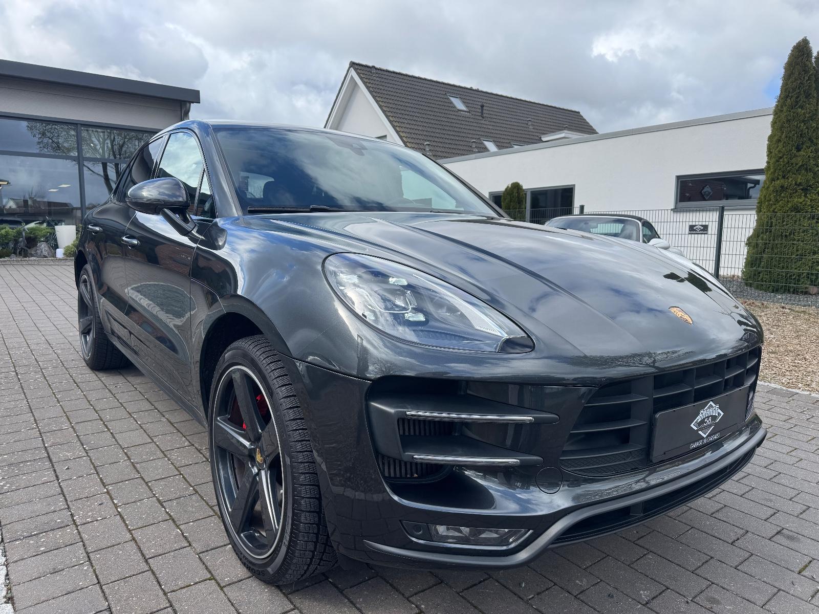 Porsche Macan Turbo/Chrono/Sport-Aga/18-W/Pano/Matrix