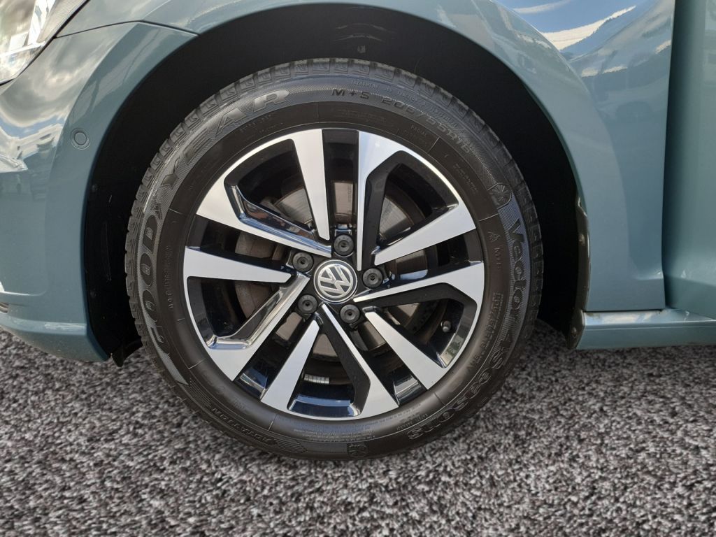 Fahrzeugabbildung Volkswagen Golf 1.5 TSI ACT DSG IQ.DRIVE SH,ACC,PDC,FSH