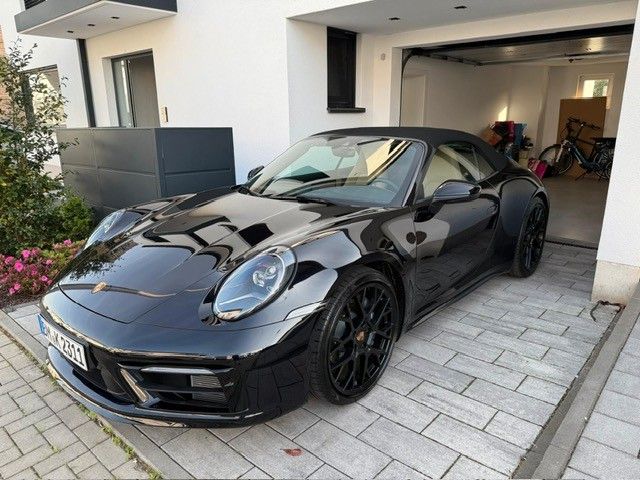 Porsche 992 Carrera 4 Cabriolet 790 Kilometer 1 Hand