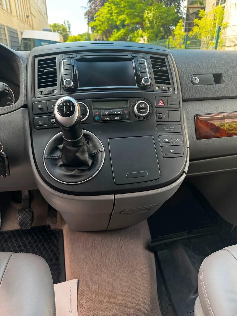 VOLKSWAGEN T5 MULTIVAN 2.5 TDI 174ch HIGHLINE BVM Toit ouvrant Sièges chauffants cuir