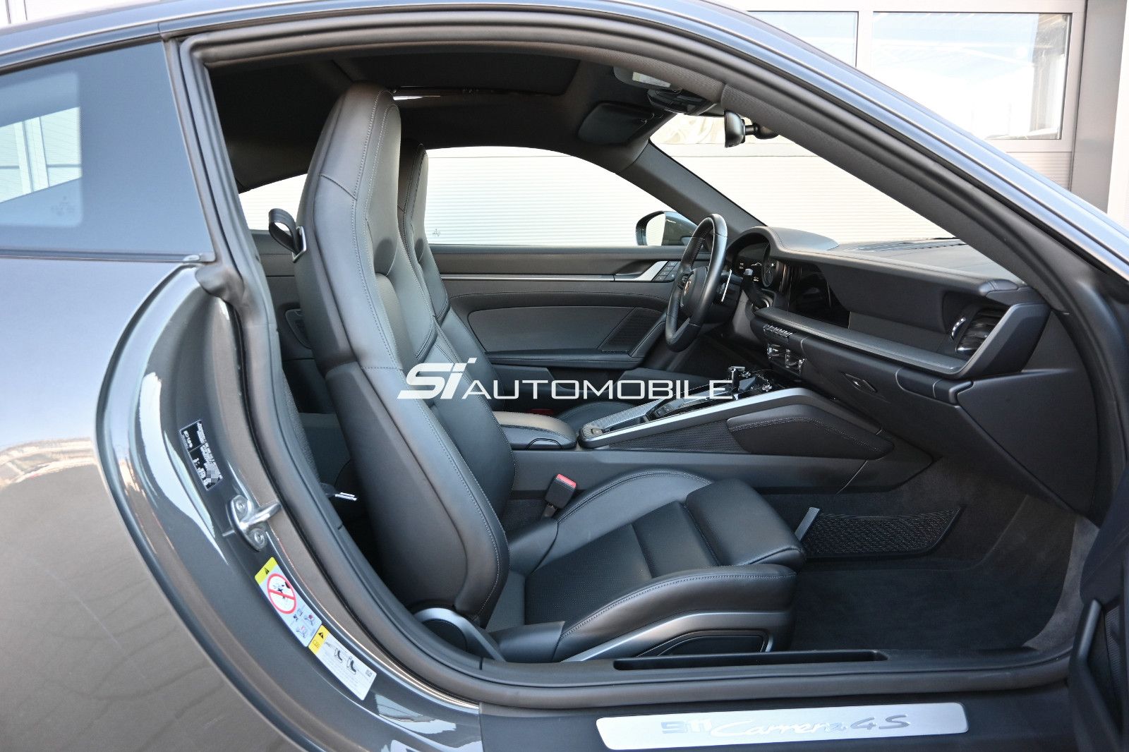 Fahrzeugabbildung Porsche 911 992 Carrera 4S Coupé °SPORT DESIGN°ACC°BOSE°