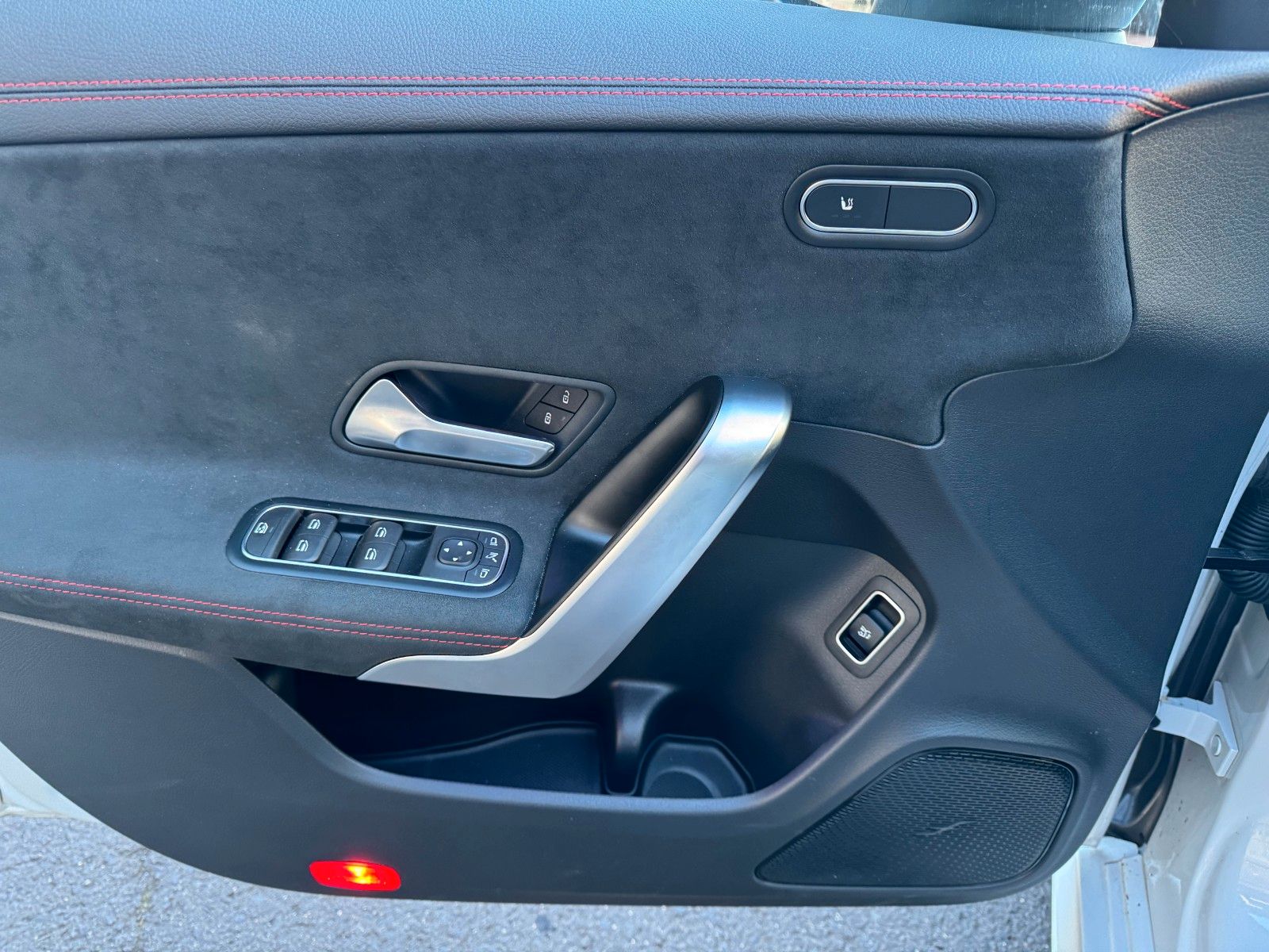 Fahrzeugabbildung Mercedes-Benz CLA 200 SB+AMG+Pano+Distr+Ambiente+Night+RFK