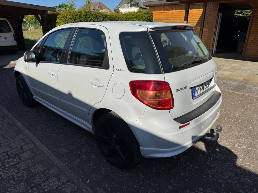 Suzuki SX4