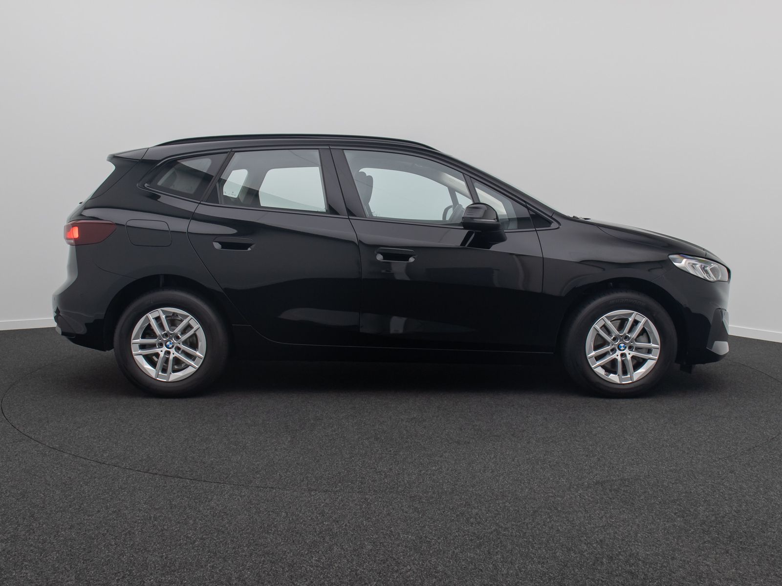 Fahrzeugabbildung BMW 216i Active Tourer Kamera DAB Sitzhzg Alarm LED