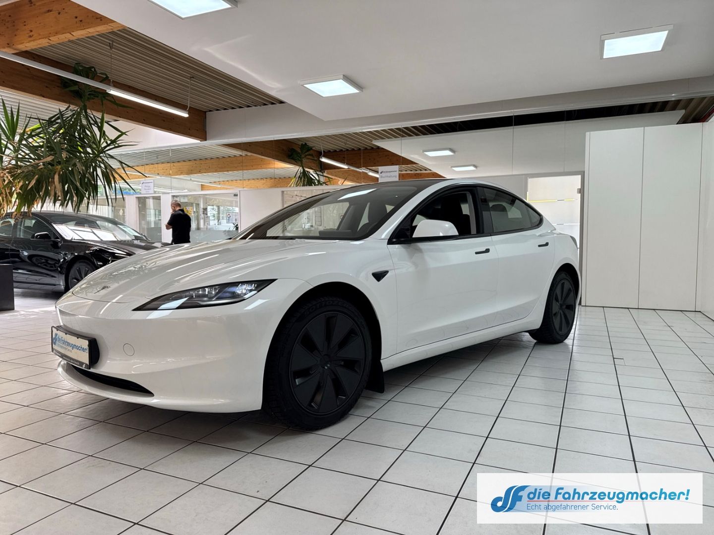 Fahrzeugabbildung Tesla Model 3 Basis RWD Leder Soundsystem ACC El. Heck