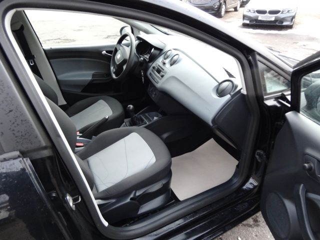 Fahrzeugabbildung Seat Ibiza Lim. Reference Salsa/57TKM/2.Hd/