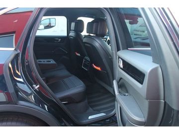 Porsche Cayenne - 11