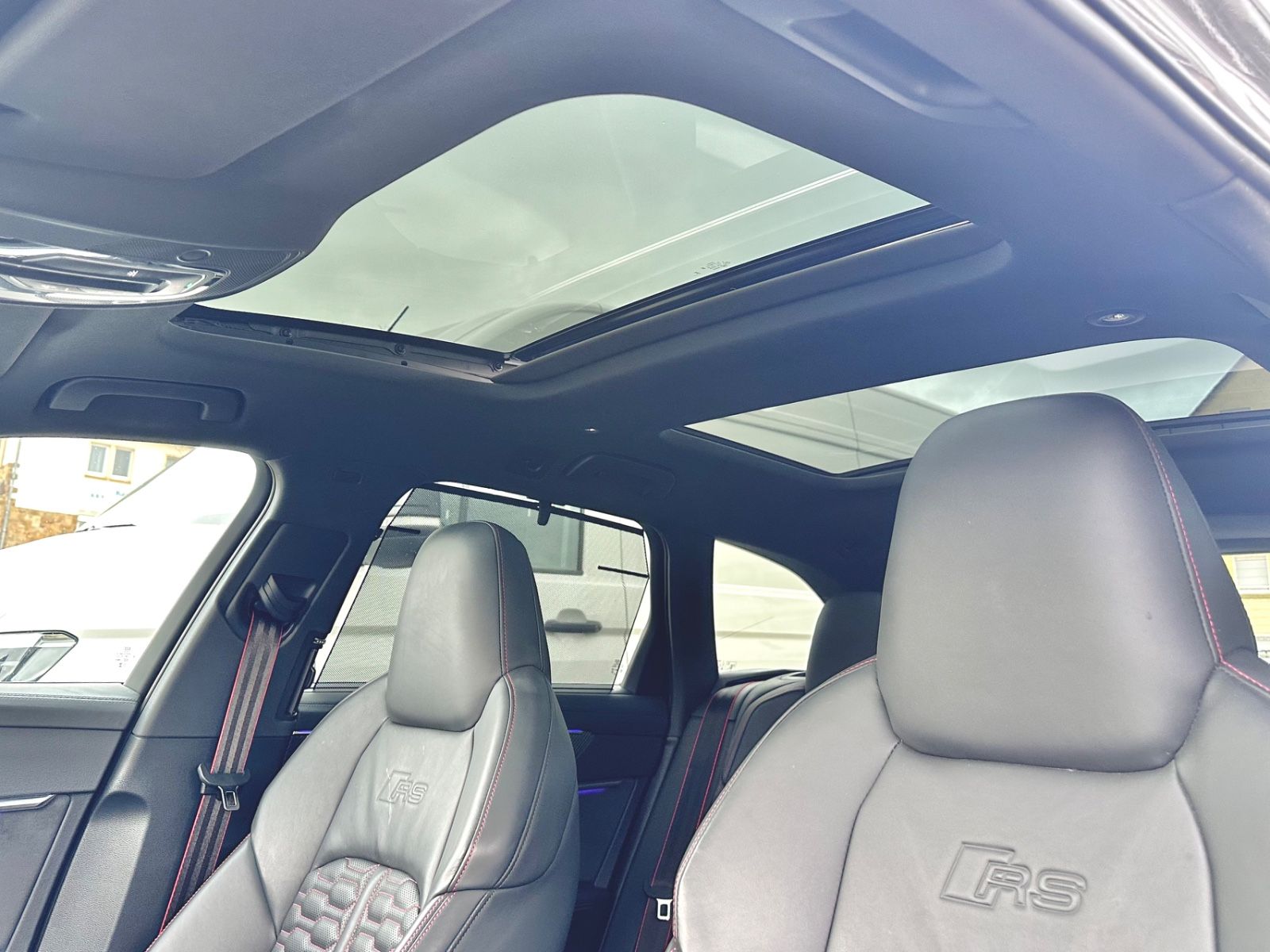 Fahrzeugabbildung Audi RS6 AVANT QUATTRO*PANO+VOLL+AHK*