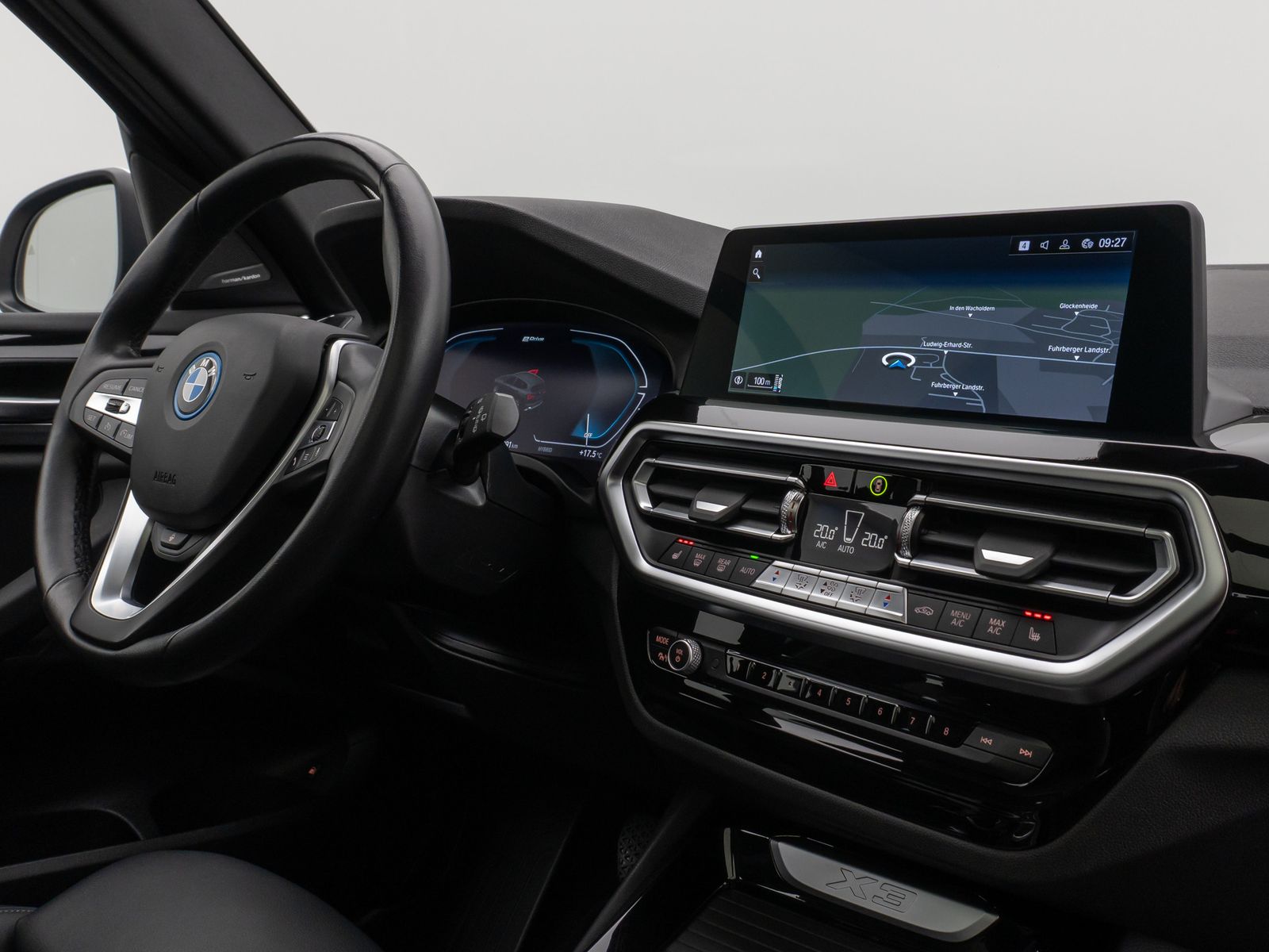 Fahrzeugabbildung BMW X3 xD30e  Panorama Kamera HUD DAB H/K AHK Sport