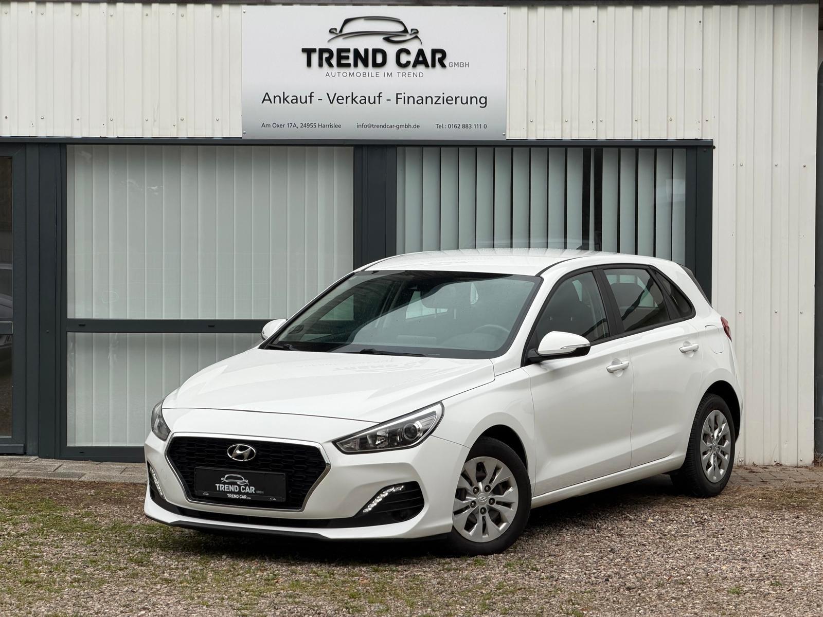 Hyundai i30  KAM NAV LKA AEB TEMPO