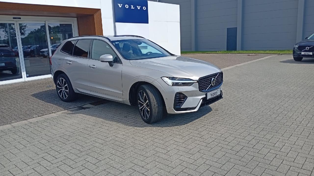 Volvo XC60 T6 Plus Dark Plug-In Hybrid AWD/360°/Licht