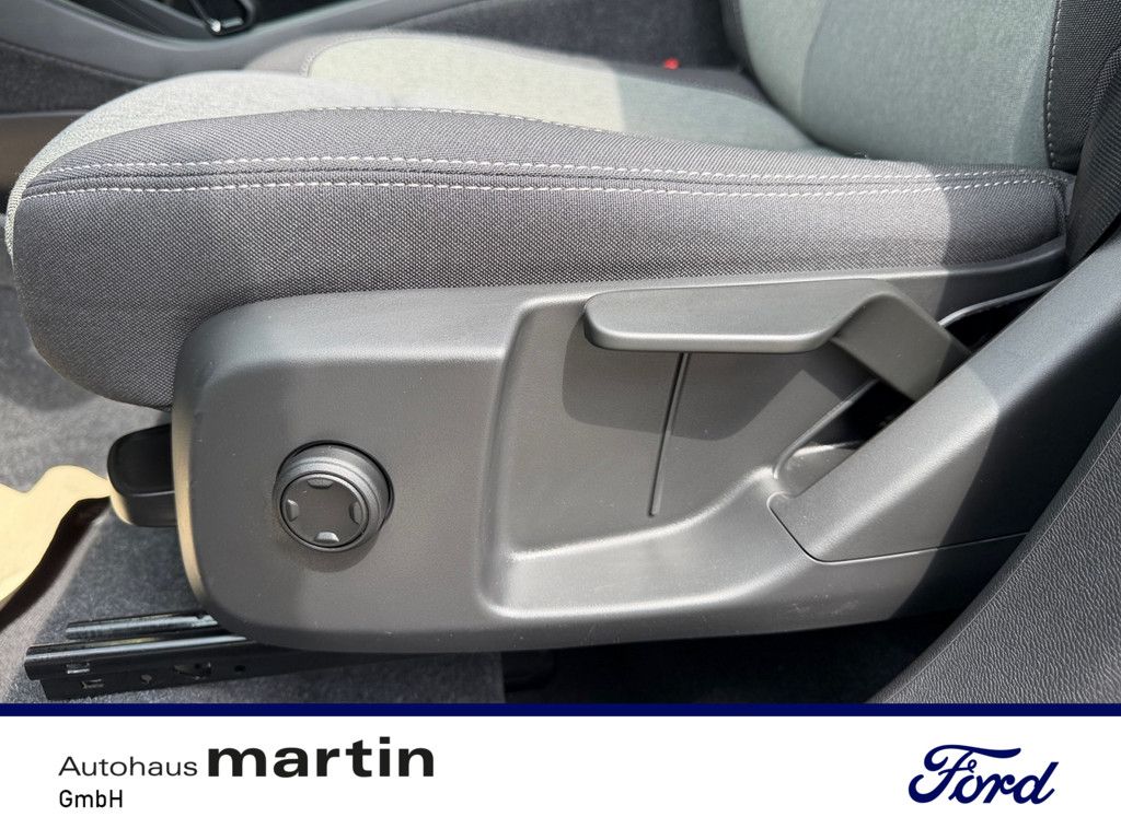 Fahrzeugabbildung Volvo XC40 2.0 Core 2WD SHZ NAVI W-LAN ACC FACEL. LED