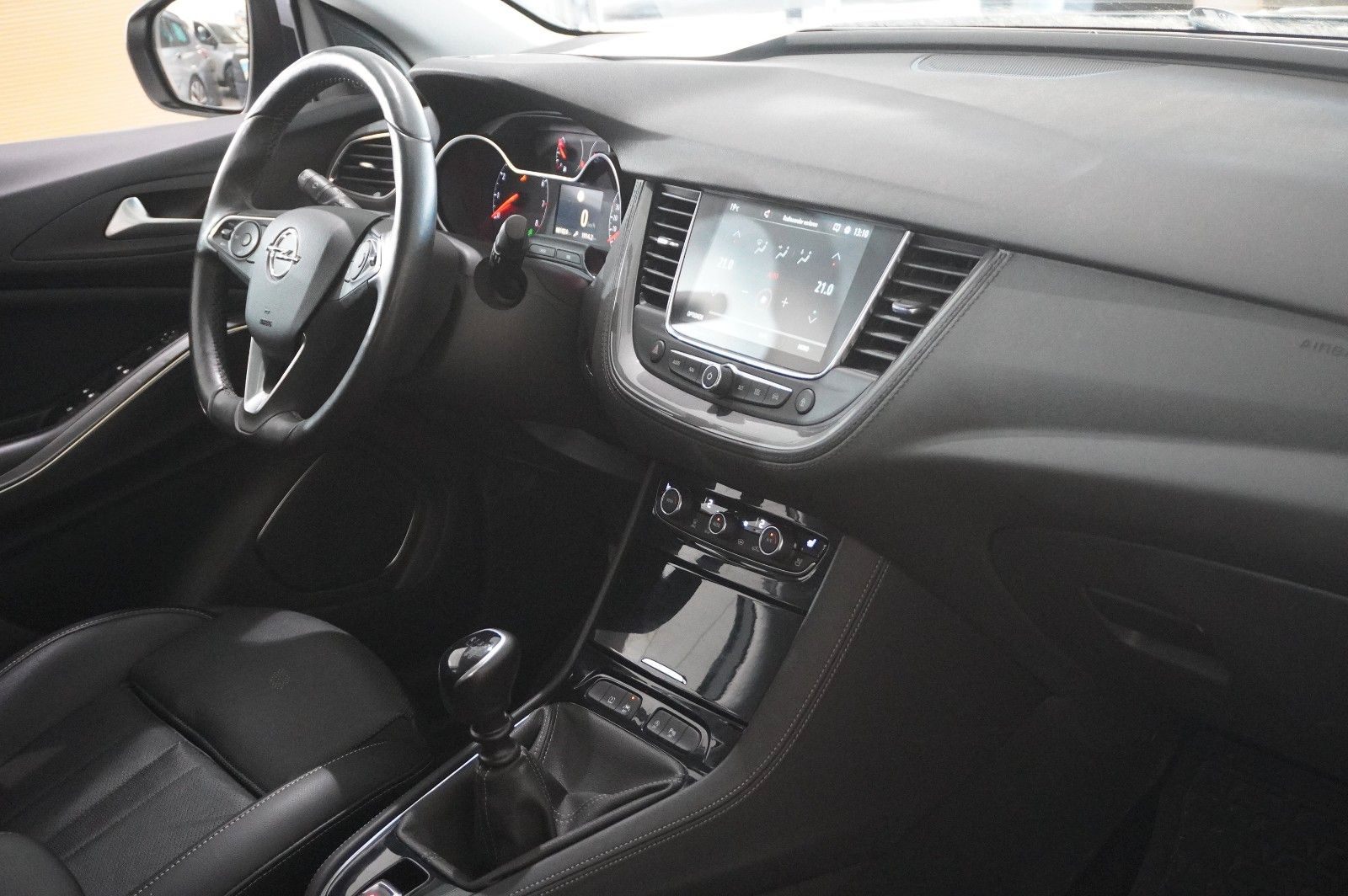 Fahrzeugabbildung Opel Grandland 1.5D ELEGANCE NAVI/LED/KAMERA/SPORT/SH