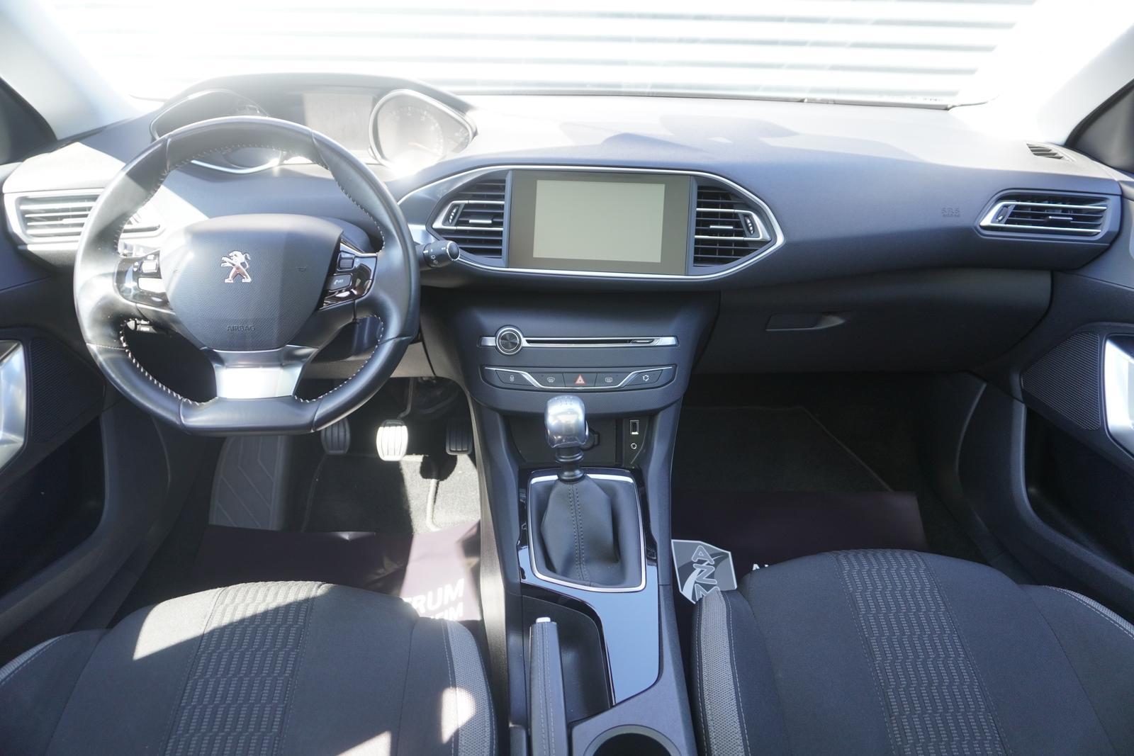 Peugeot 308 PURETECH STYLE|PANORAMA|KAMERA|TEMPOMAT|NAVI