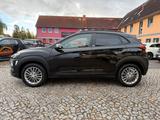 Hyundai Kona 1.0 T-GDI YES! Plus 2WD LED Navi HUD 1.Hand - mit Benzin-Antrieb: Schwarz, Leichtmetallfelgen