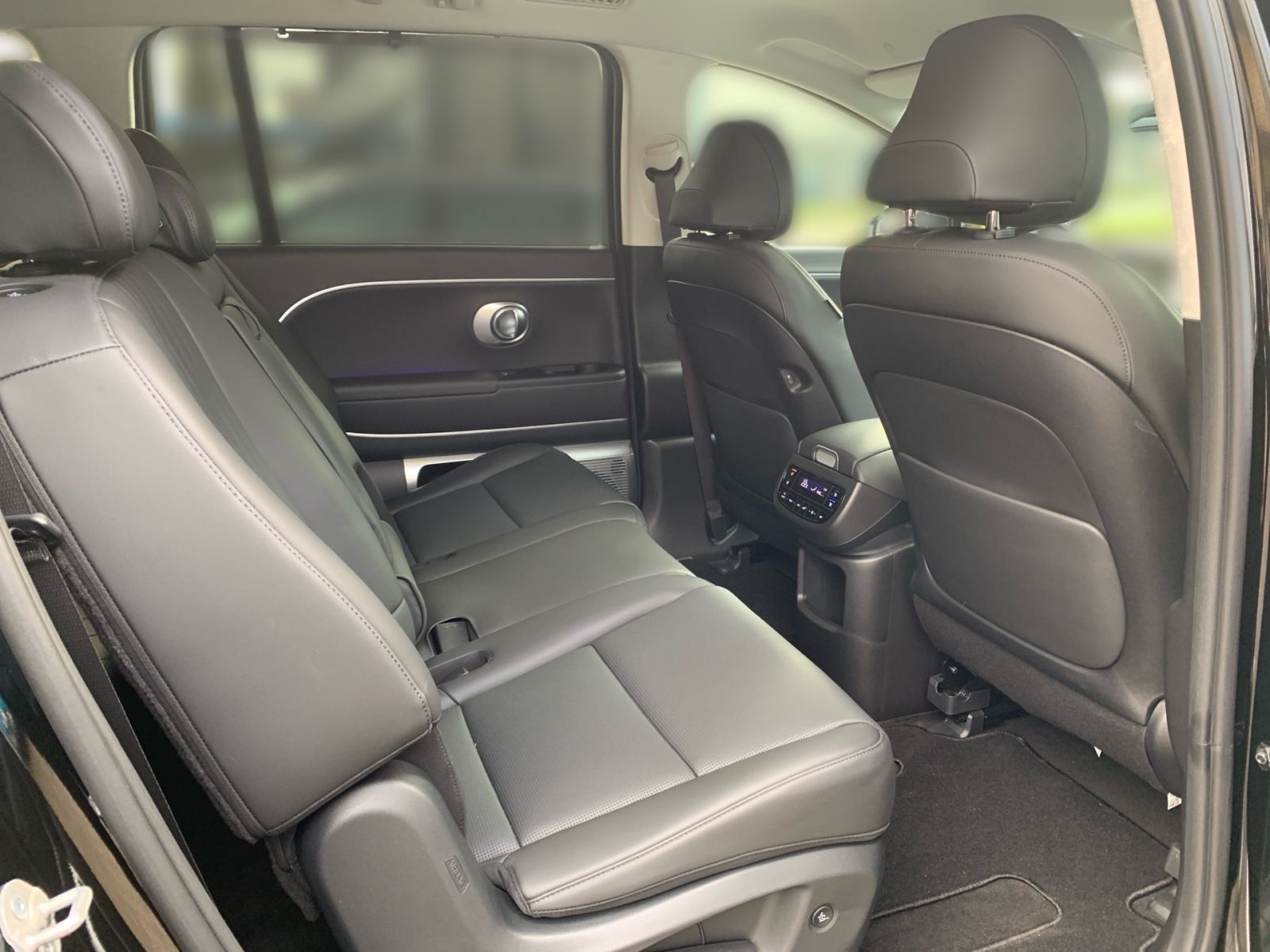 Fahrzeugabbildung Hyundai IONIQ 9 Uniq Elektro 110 kWh 4WD 7-Sitzer