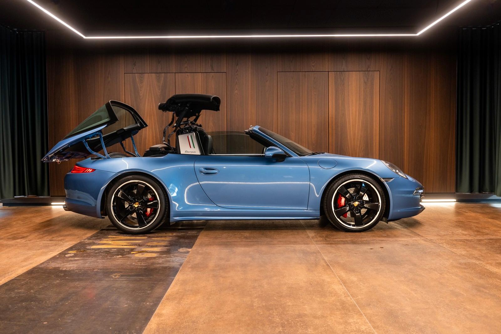 Porsche 911 Targa 4 S "Italia Edition" 1 of 30