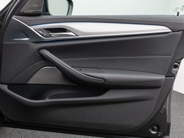 Fahrzeugabbildung BMW 530e xD Luxury Line Kamera Laser HUD H/K Komfort