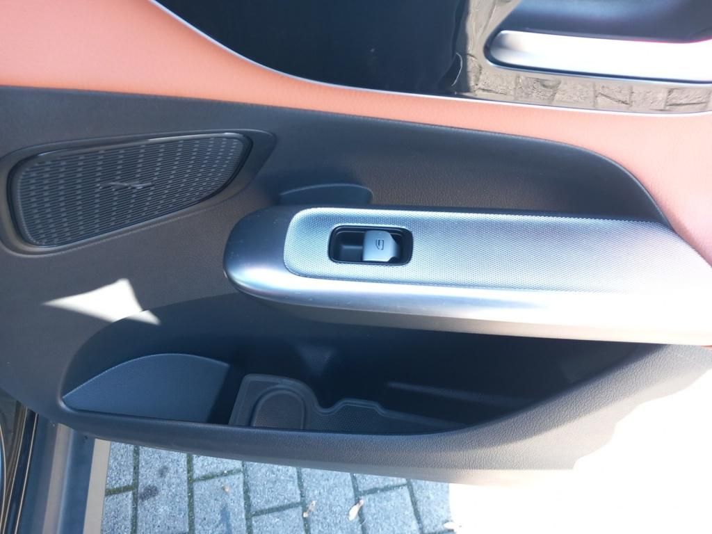 Fahrzeugabbildung Mercedes-Benz GLC 300 e 4MATIC Nav*AHK*PDC*SpurH*Digital Light