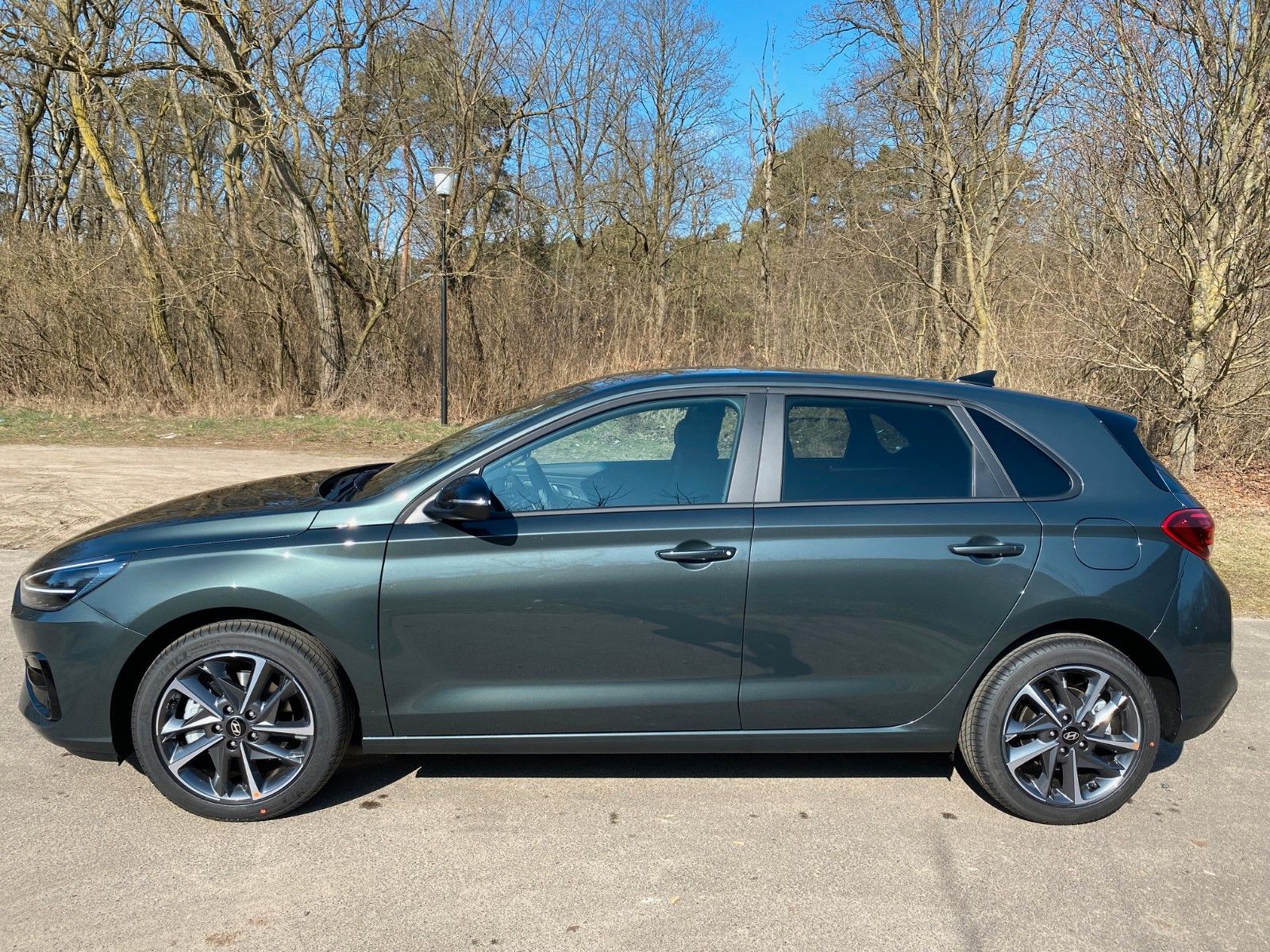 Fahrzeugabbildung Hyundai i30 1.5 T-GDI 48V Advantage *Navi*RFKamera*ACC*