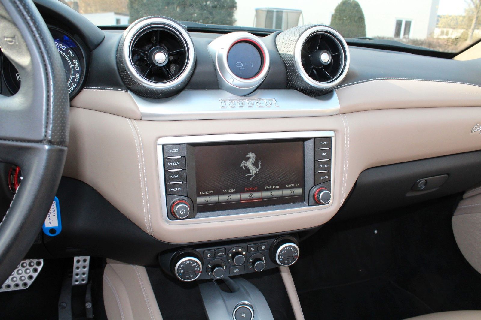 California 3.9 V8 T 4-Sitzer