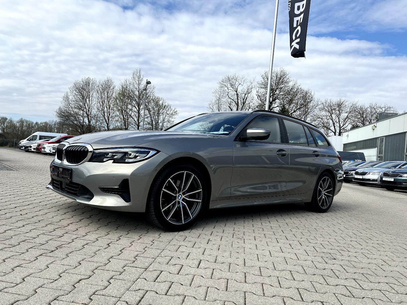 BMW 320d Touring *LED Navi Leder ACC Standh. AHK SHZ