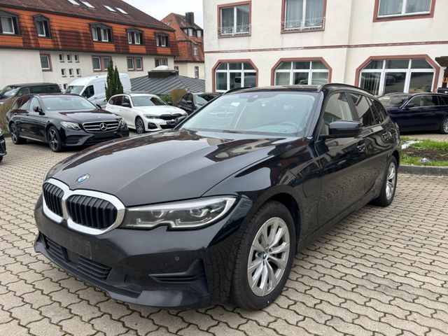 BMW 330e Touring*Advantage*AHK*LED*Virtual*17Alu*KAM