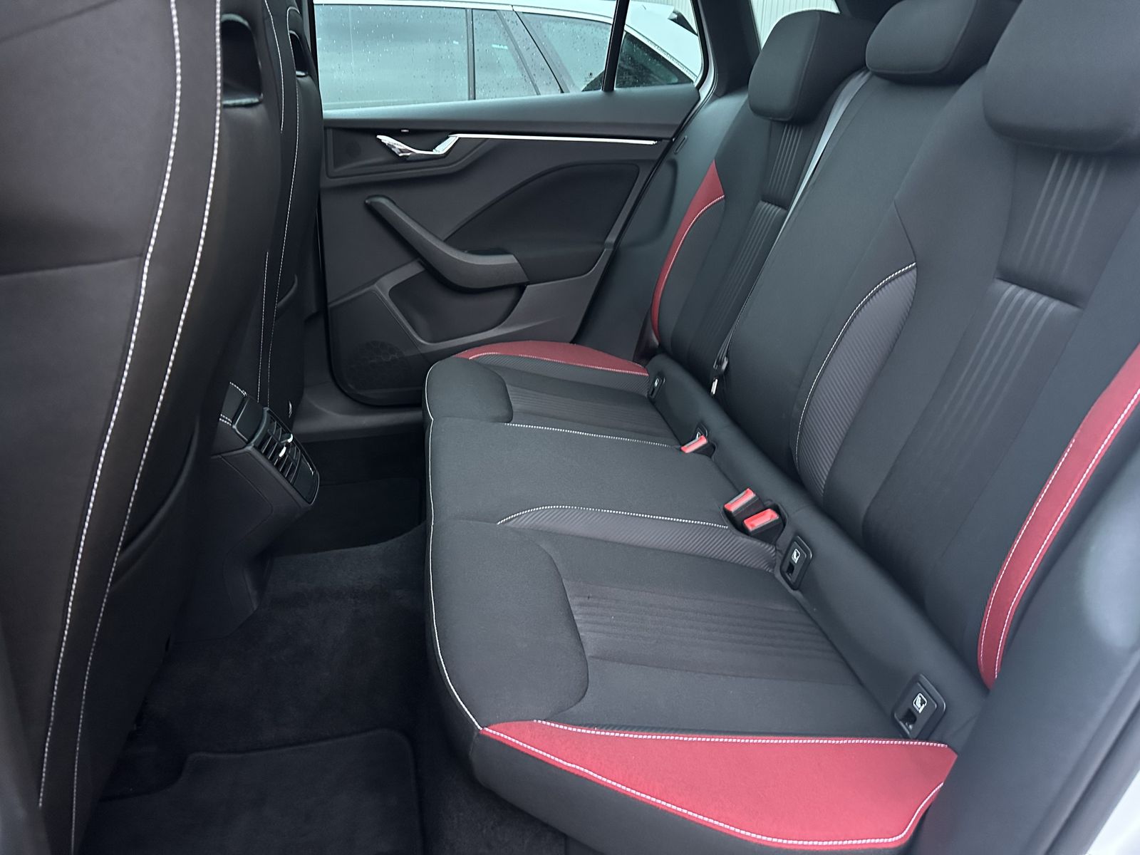 Fahrzeugabbildung SKODA Kamiq 1.5 TSI DSG Monte Carlo NAV+LED+ACC+PANO