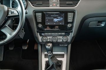 Fahrzeugabbildung SKODA Octavia Combi Elegance 1.4 TSI Green tec