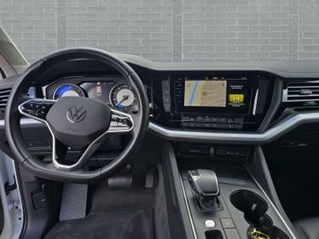 Volkswagen Touareg - 12