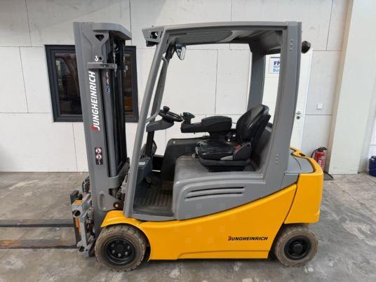 Jungheinrich EFG 320 / AKKU 2019 - 82 %