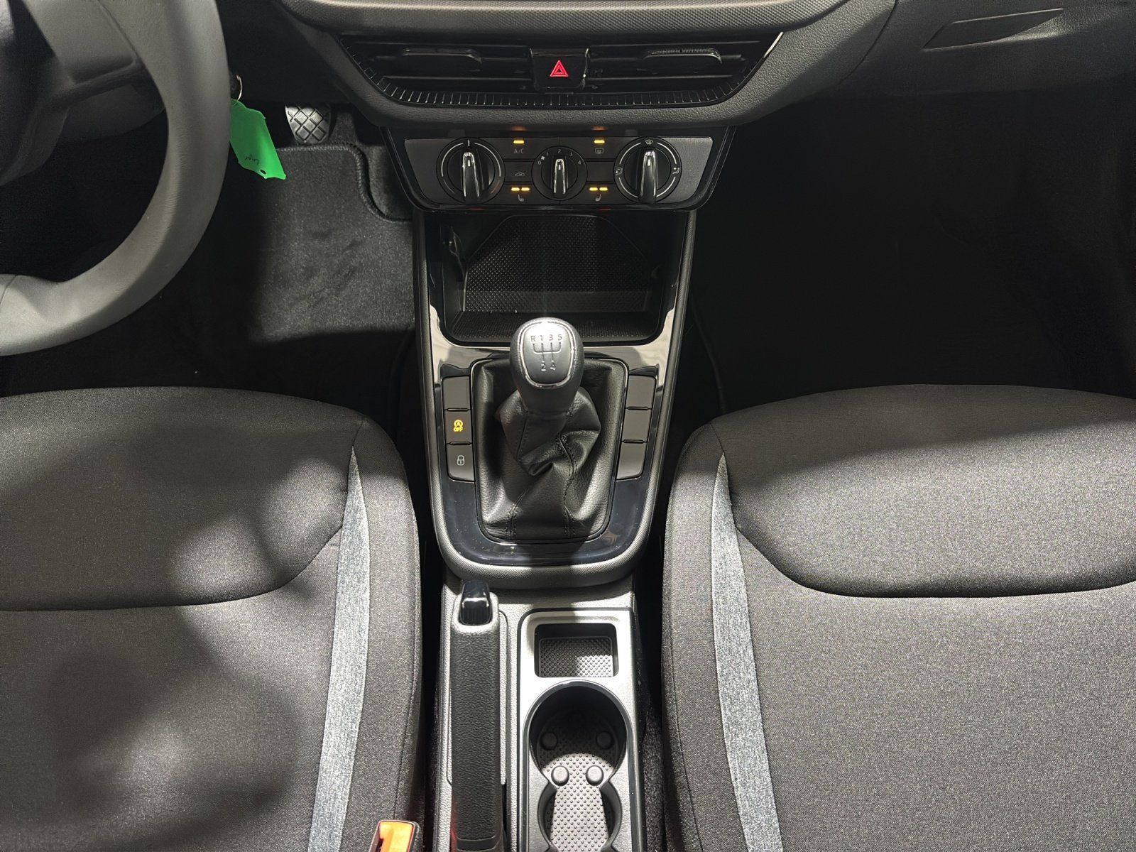 Fahrzeugabbildung SKODA Fabia Essence 1,0 TSI 70 kW