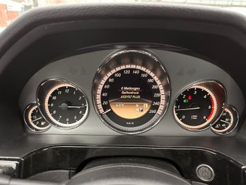 Mercedes E 200 - 11