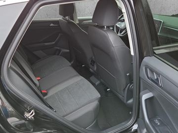 Fahrzeugabbildung Volkswagen T-Roc Style 1.5 TSI DSG IQ.Light AHK Klima Navi