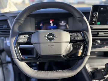 Fotografie des Opel Vivaro 1.5 Diesel 120 M S&S AHK Winter