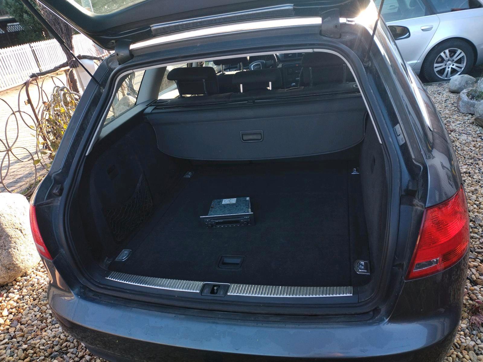 Audi A4 2004 — photo 7